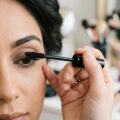 Sådan applicerer du mascara uden klumper - professionel teknik